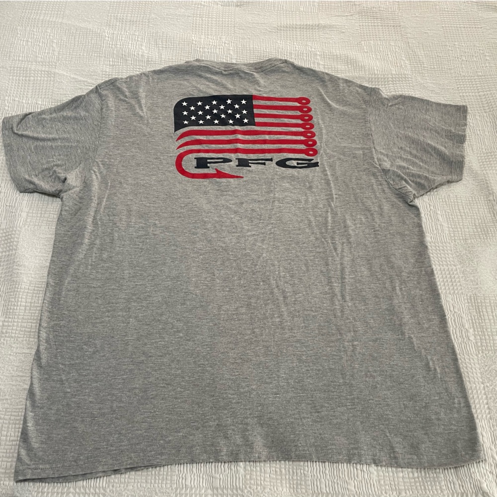 Men 🇺🇸 Columbia Gray and Red Short Sleeve Tee, size XXL